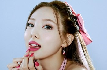 Clip của Nayeon TWICE đang chịch nhau với đại gia đã được công bố